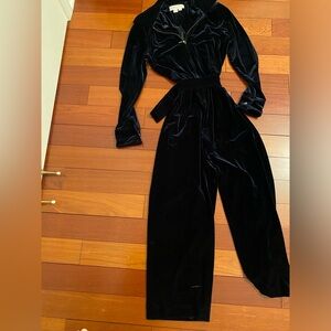 Patricia Moss Ladies Velvet Long sleeve , zipper front jumpsuit size 10